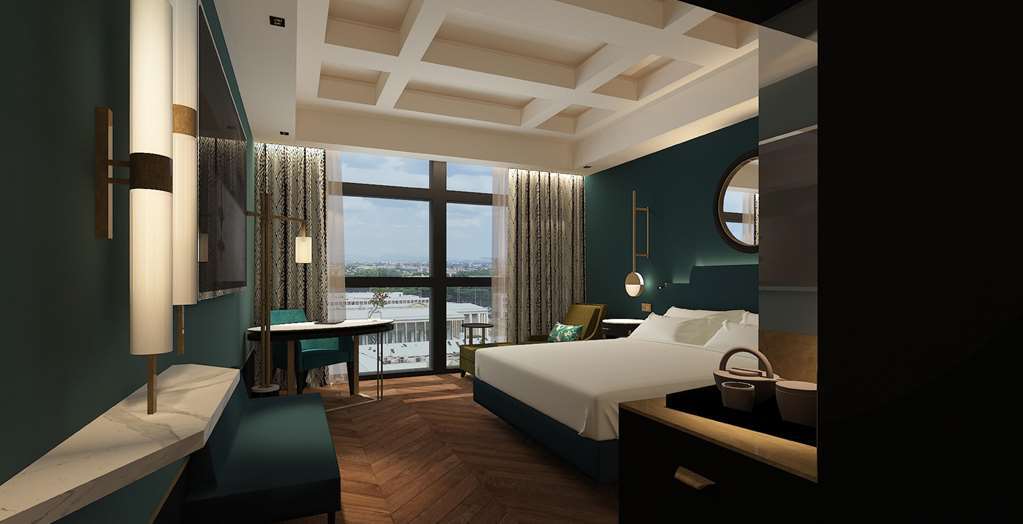 Hilton Eur La Lama